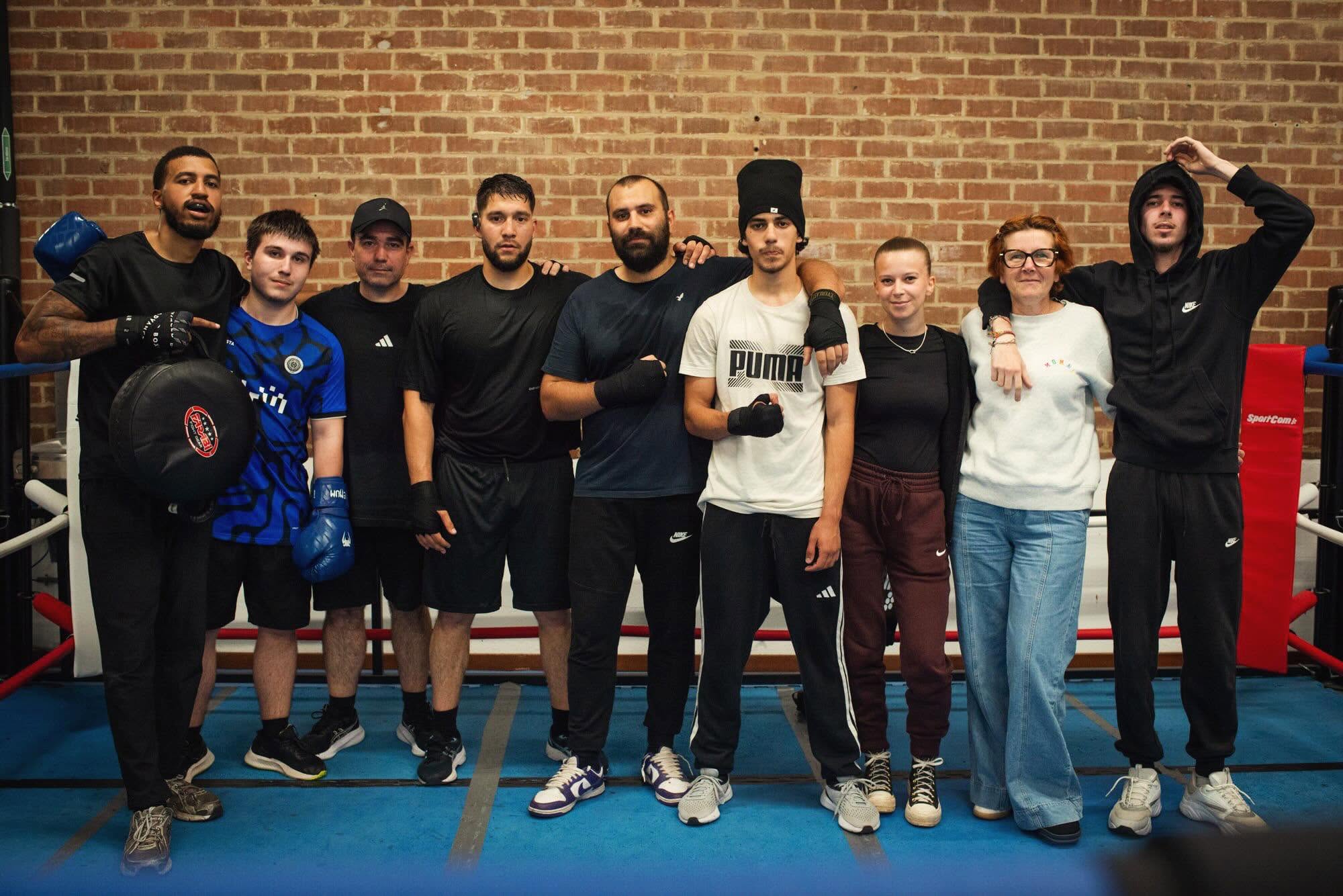 L'équipe d'EHM Boxing Club sur le ring